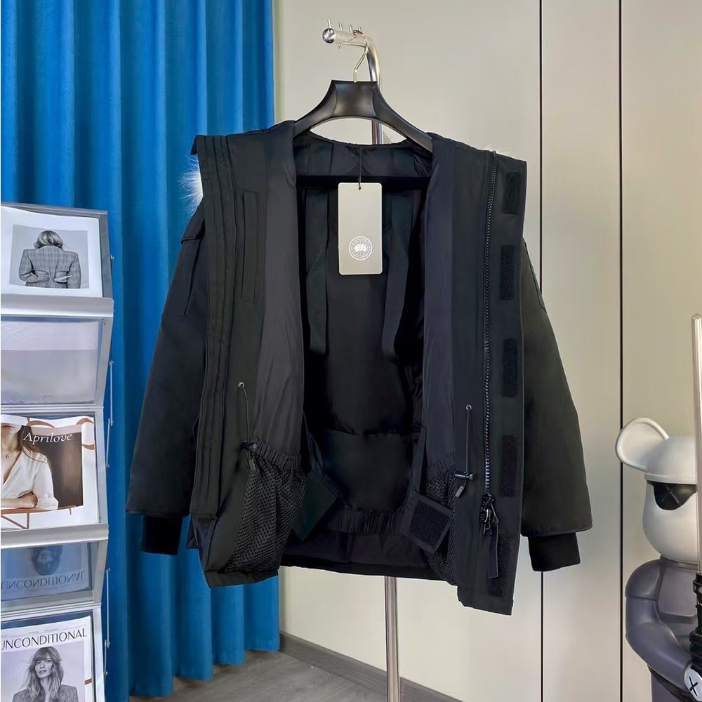 🥝🥝Canada Goose Men's Coat，Very comfortable to wear - Picture 3 of 7